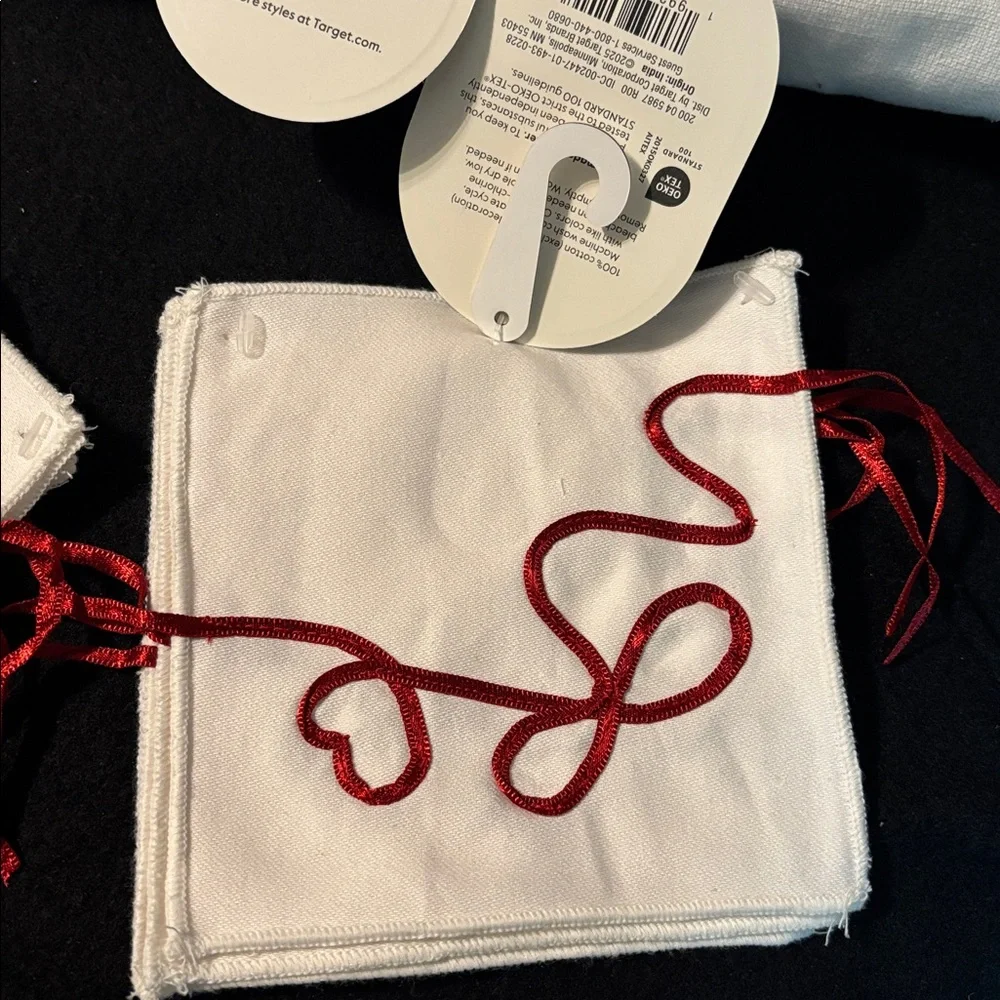 Table Runner with Napkins Red Ribbon Minimalist